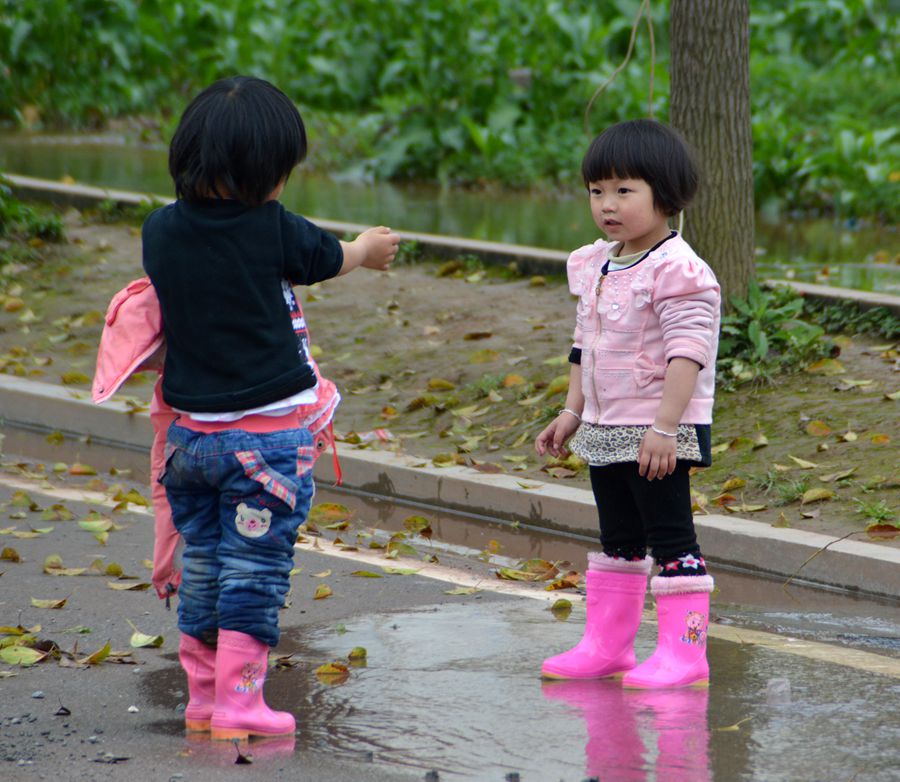 两个小伙伴