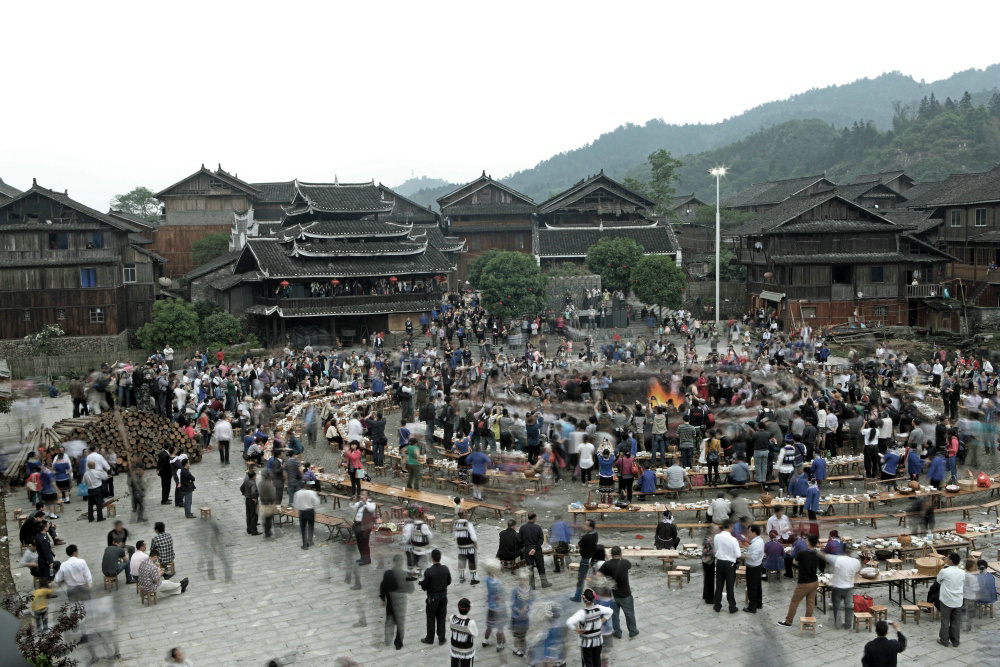 热情招来八方客
