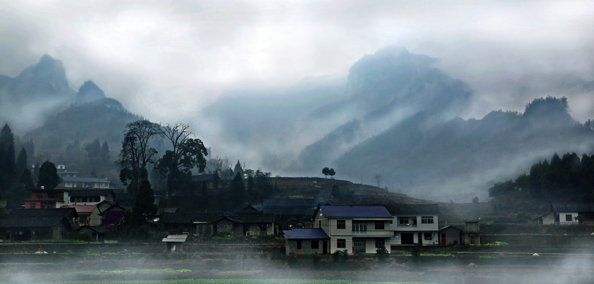 龙潭坪某村