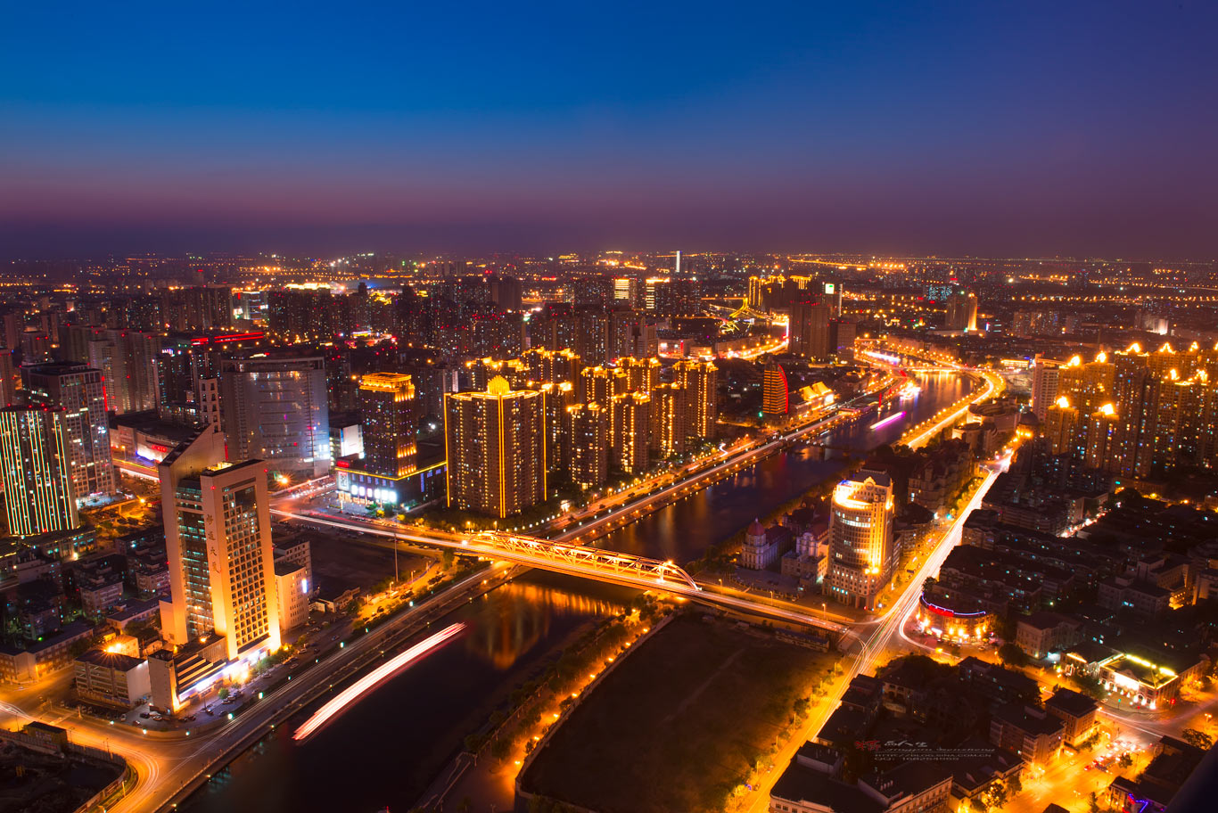 津门夜景倩影