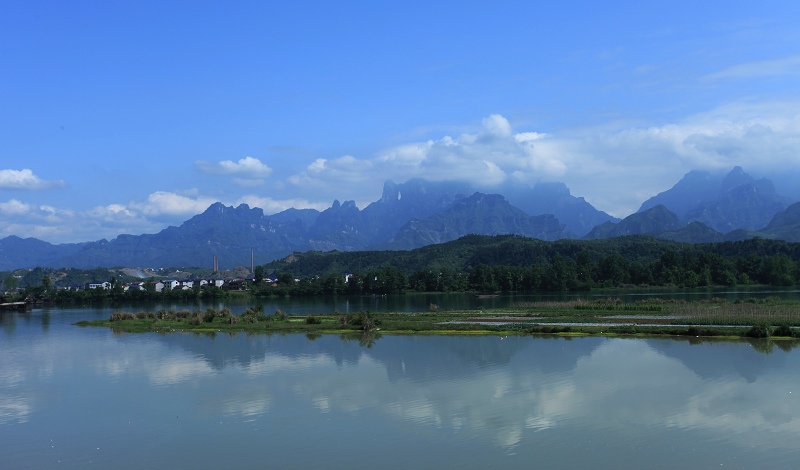 雨后天门山