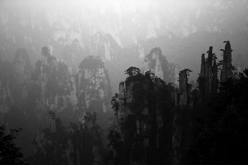 奇峰叠影