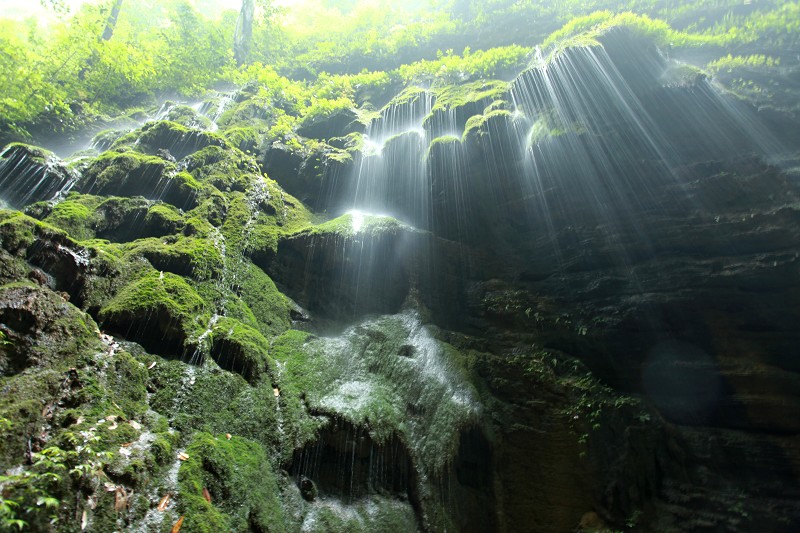 坐龙峡风光