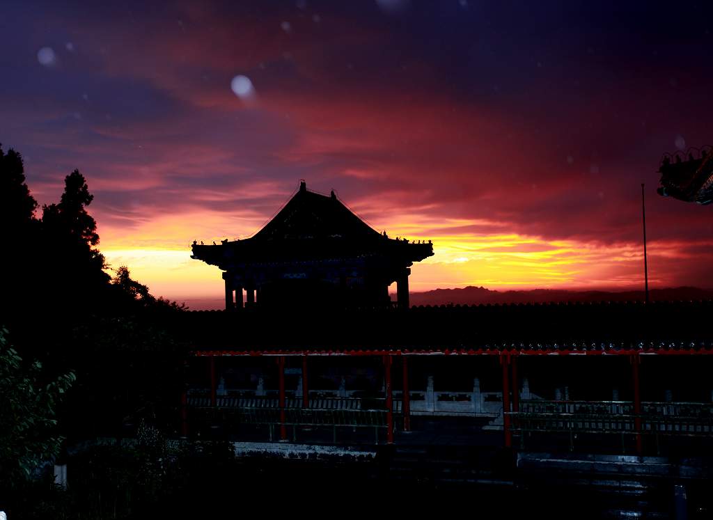 霞光照山寺
