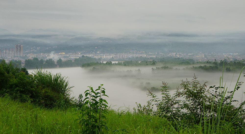 雨后山城