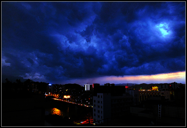 夜·暴风雨前奏