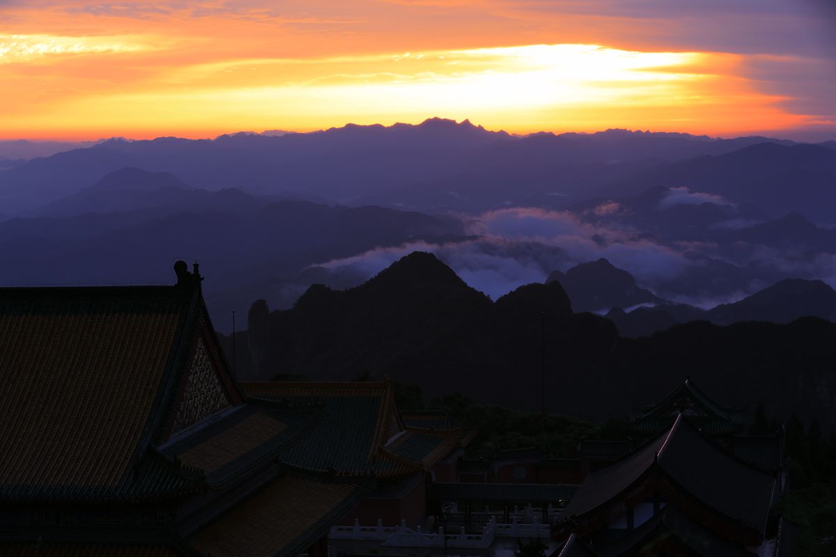 仙寺晨霞