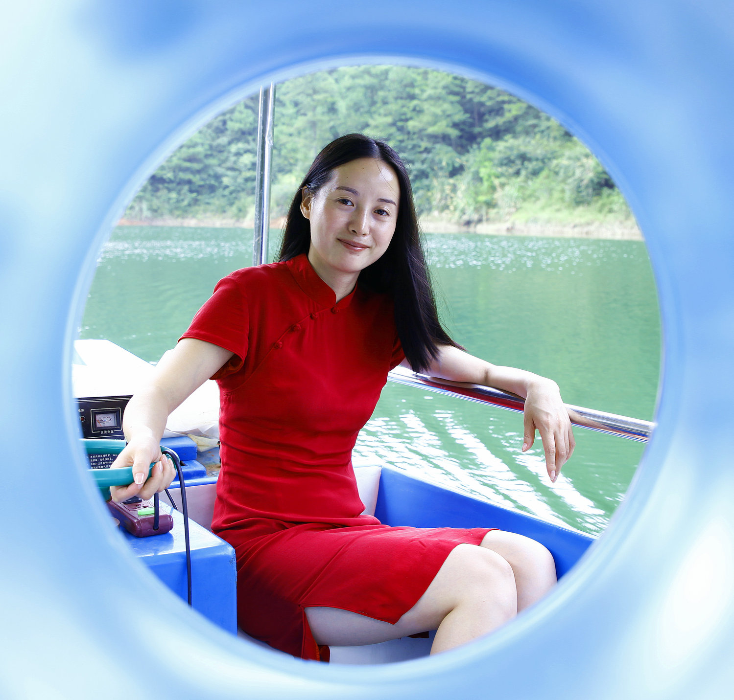 有位佳人在水中央（一）