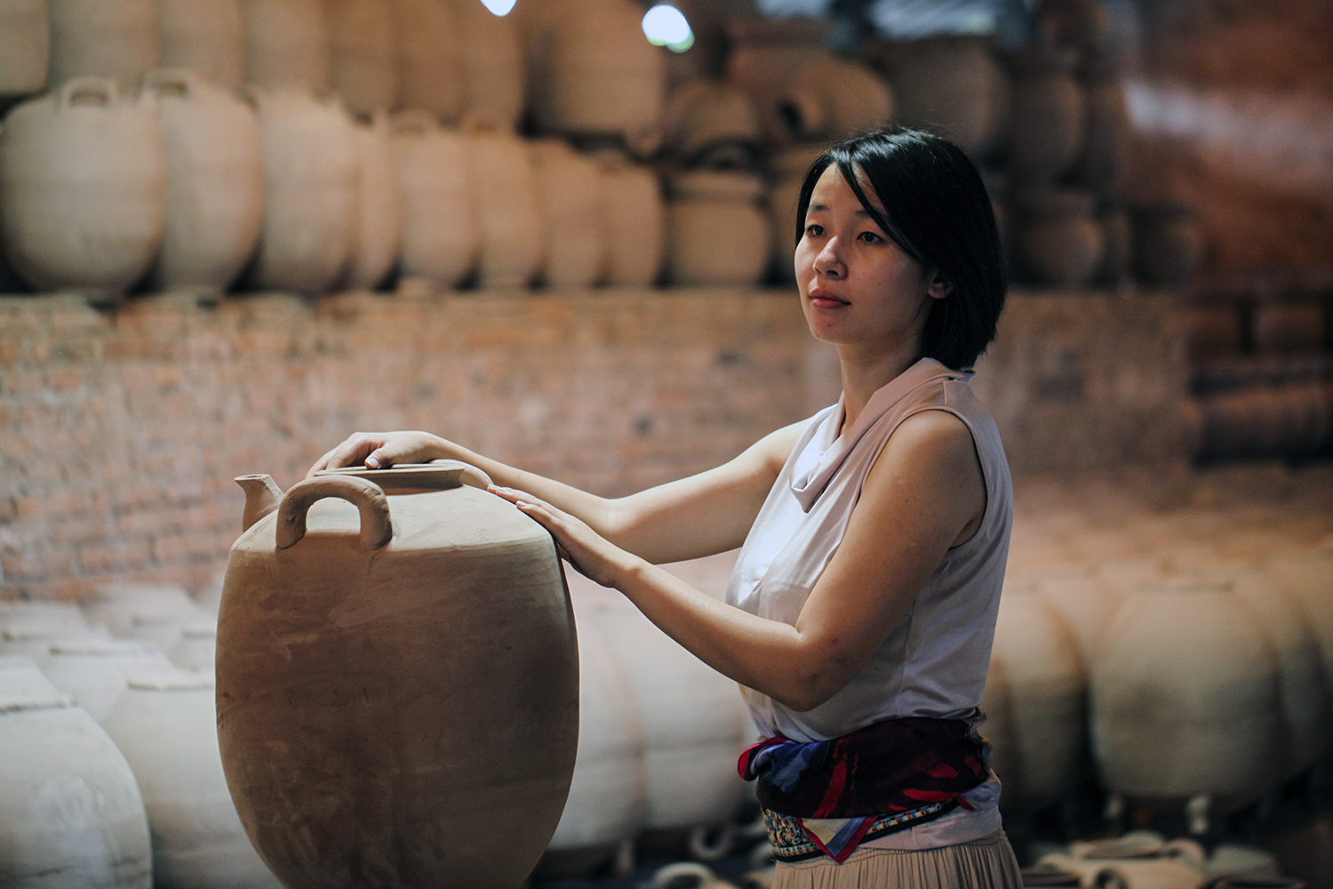 《送茶水的姑娘》