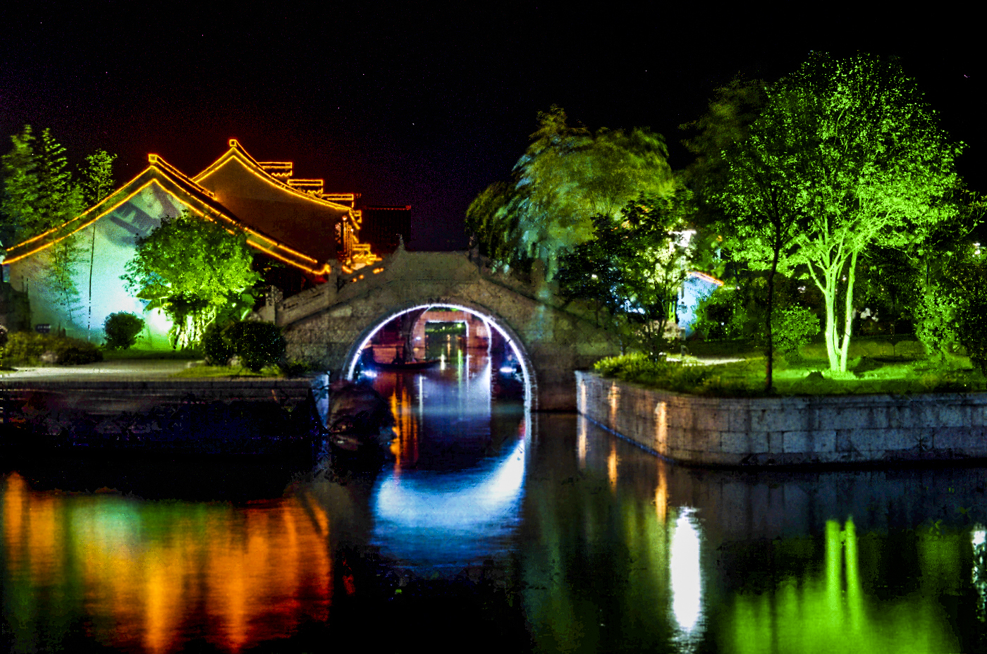 《水乡夜色》