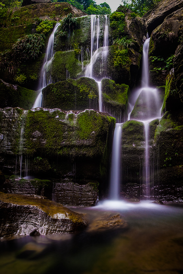 小溪流水