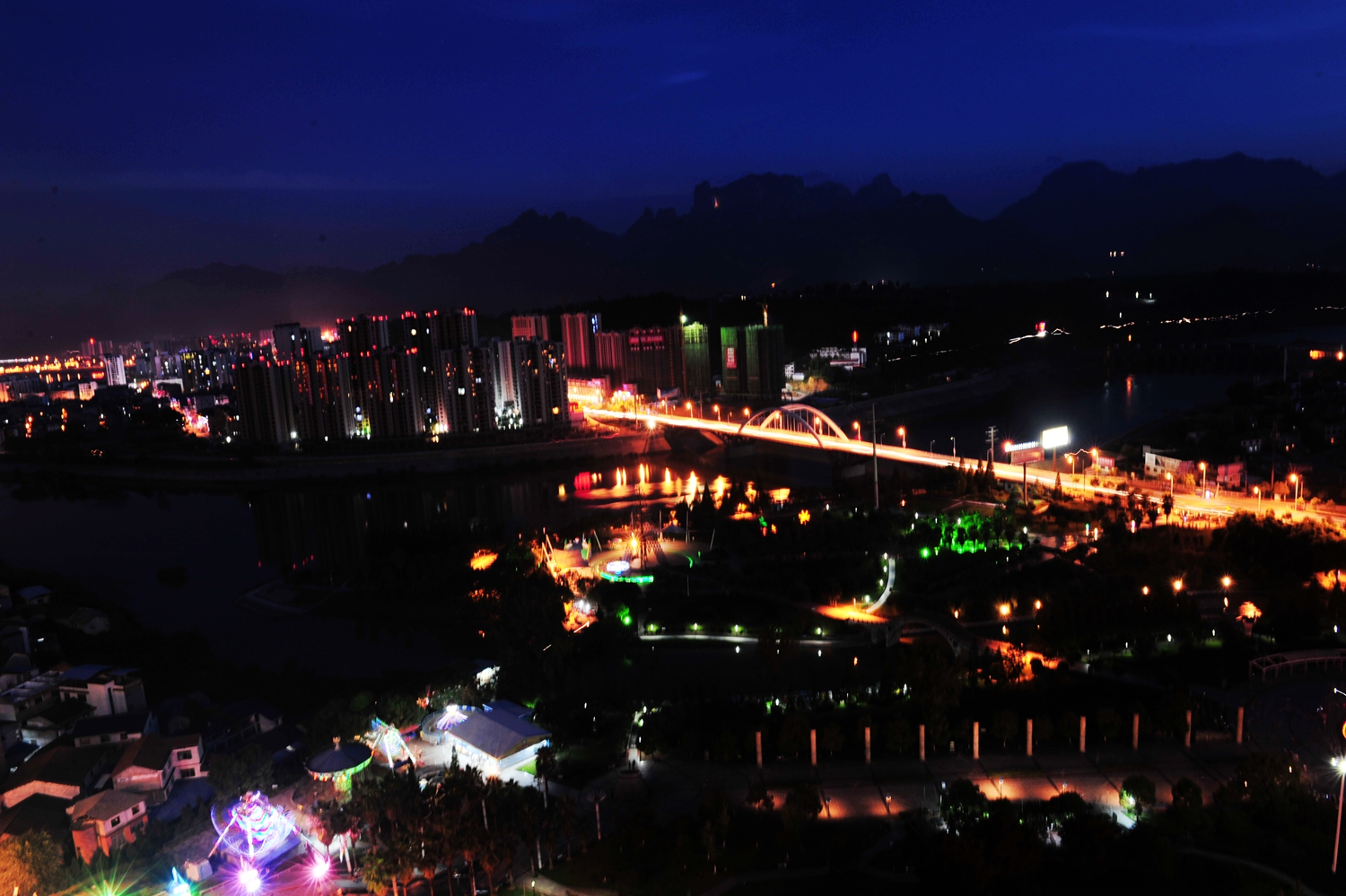 城市夜景一角2
