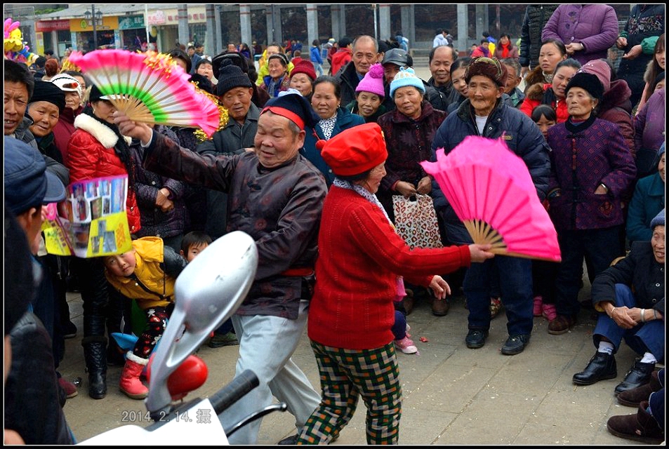 老有所乐 ——跳花灯
