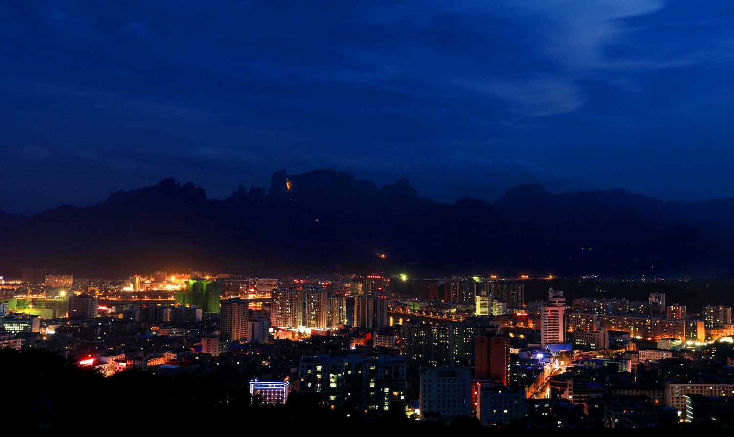 天门山城