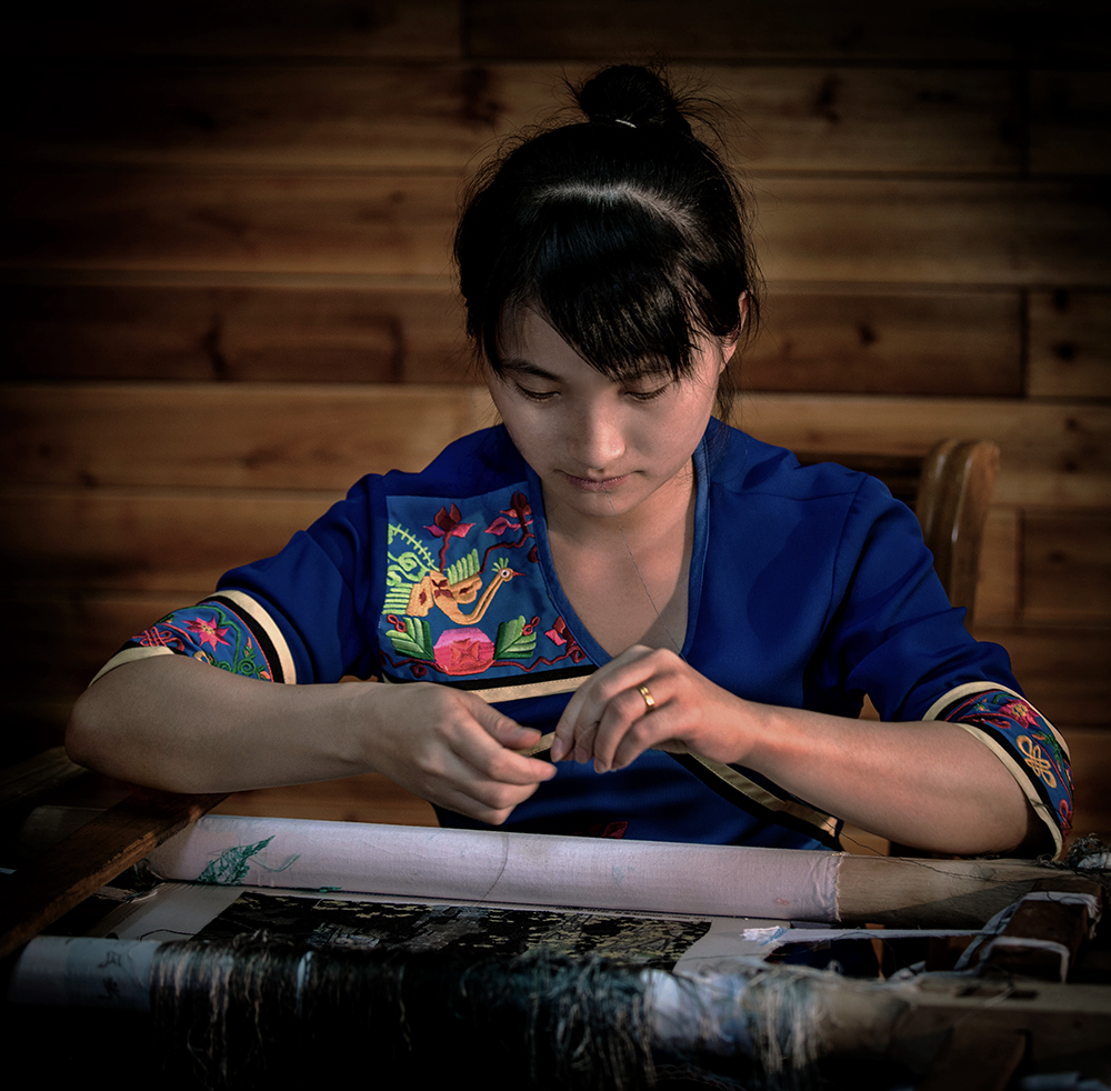 土家绣女