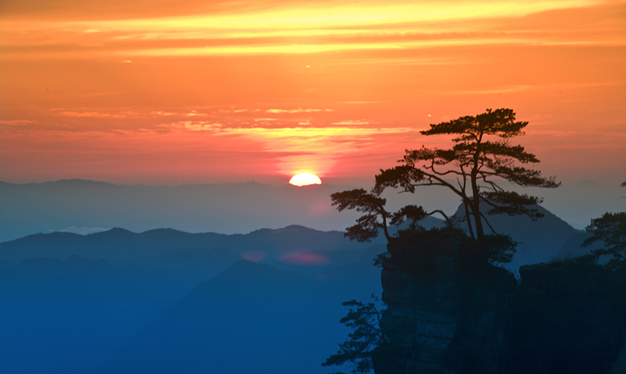 张家界天子山索道日出