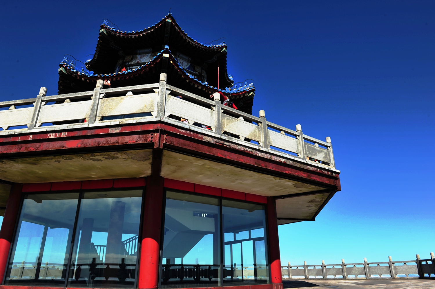 蓝  天