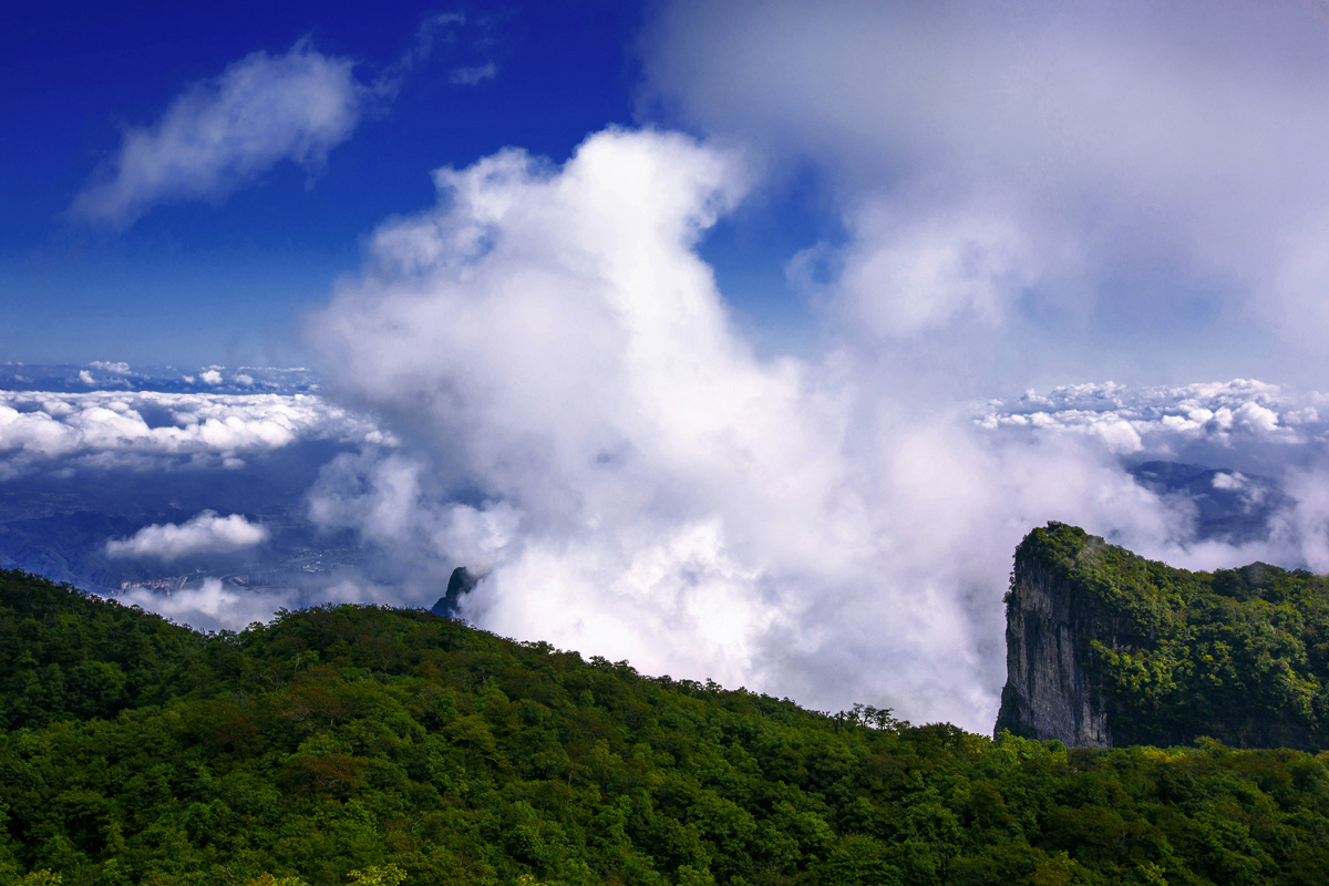 云涌天门山