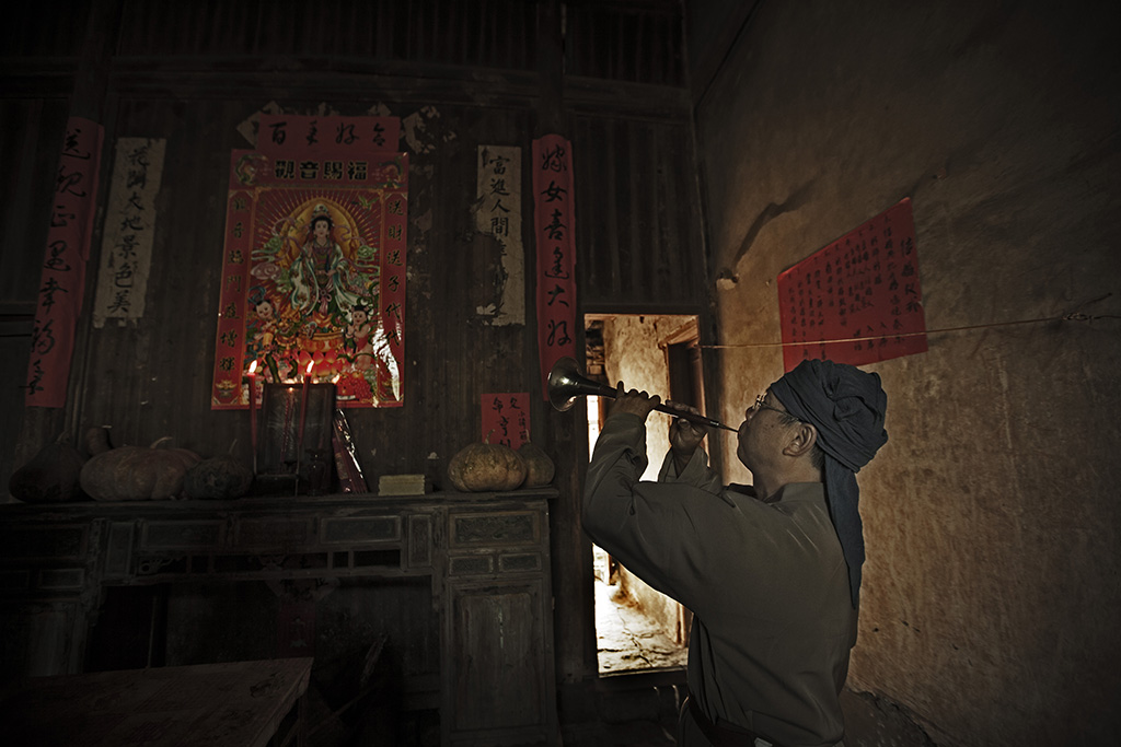 风吹唢呐声