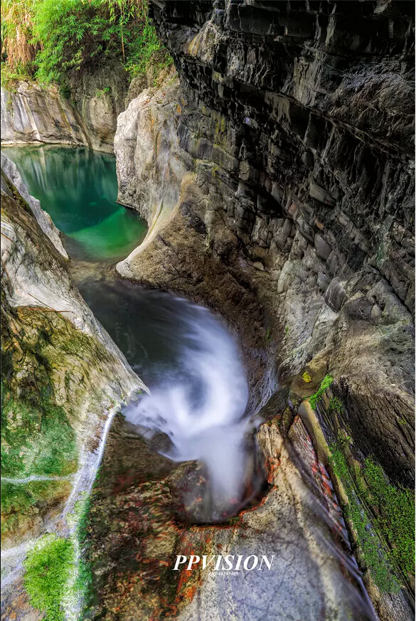 溪水
