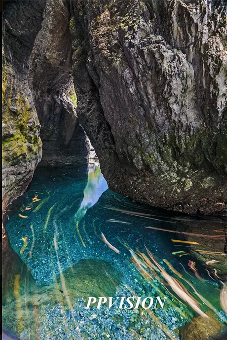 溪水