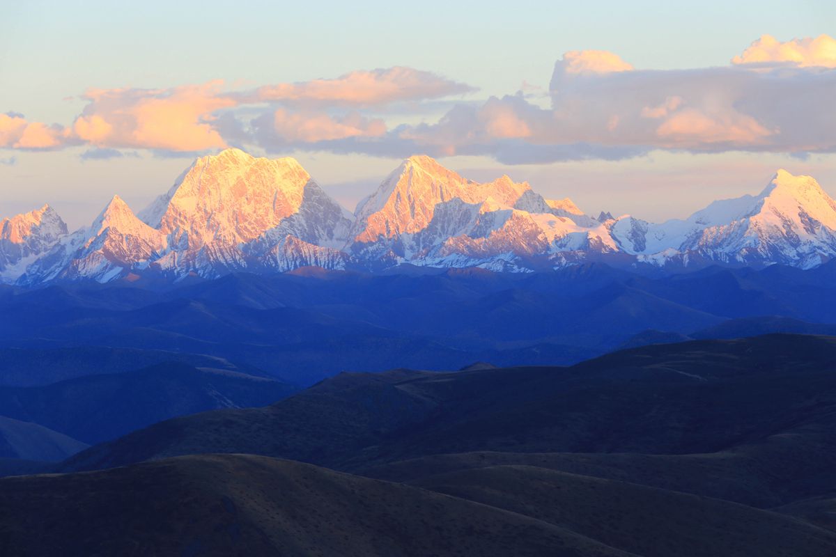 贡嘎雪山