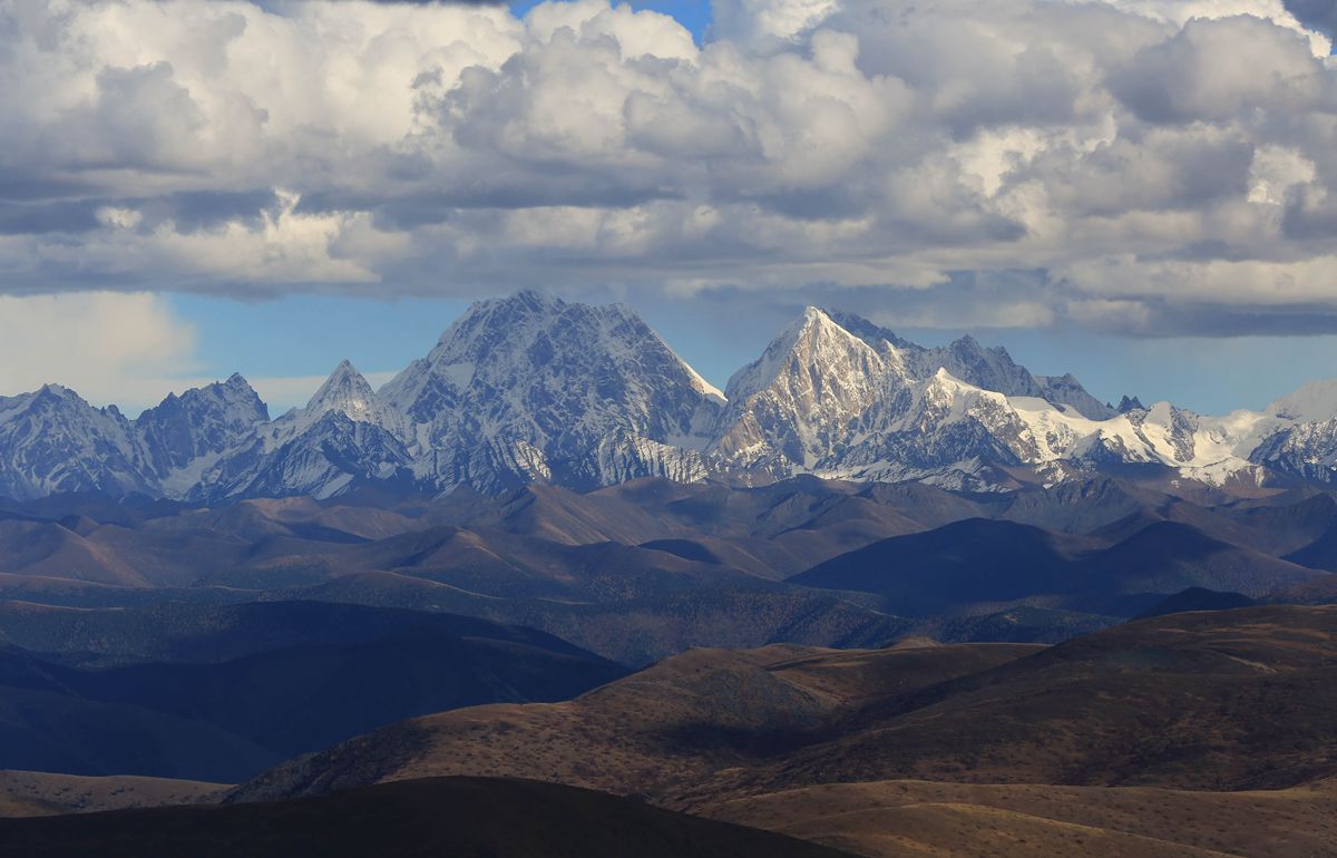 贡嘎雪山