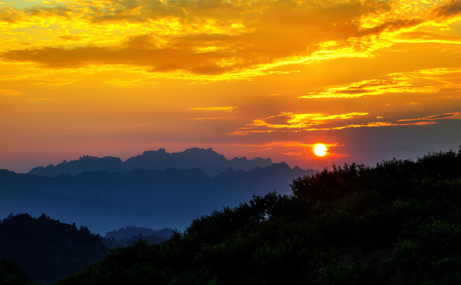 日出长茂山