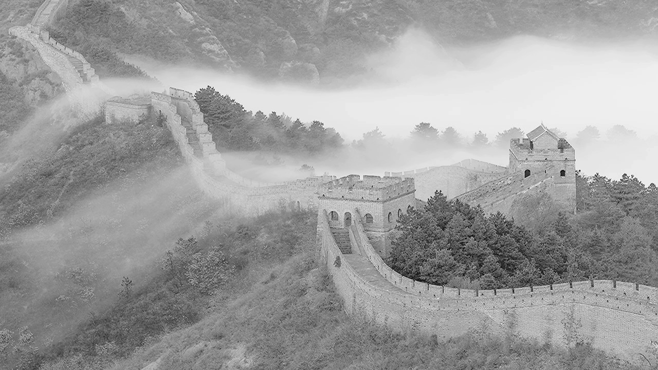 雾锁金山岭