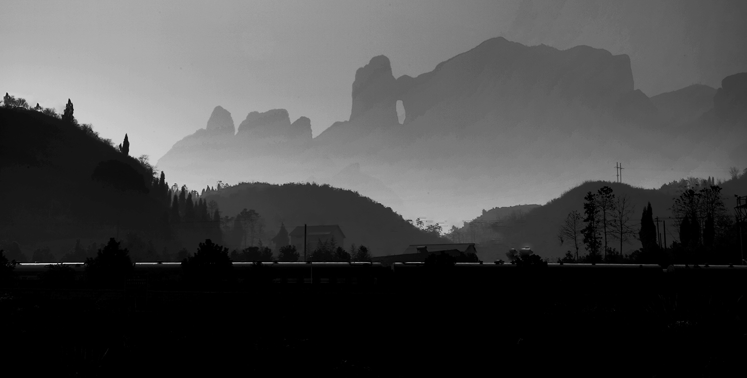 远眺天门山