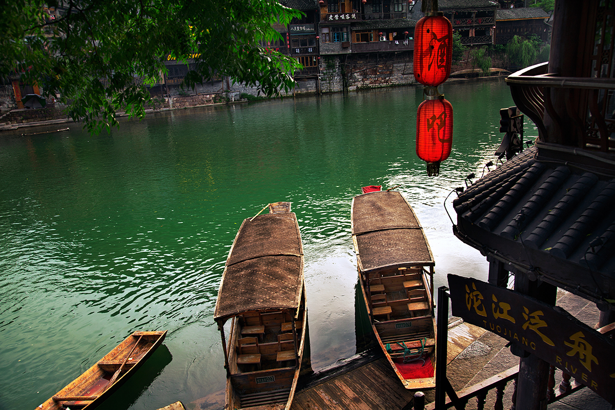 沱江泛舟