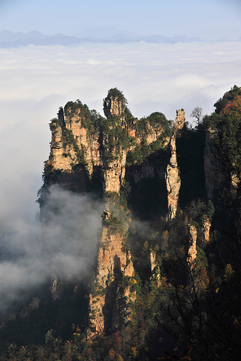 云涌异峰