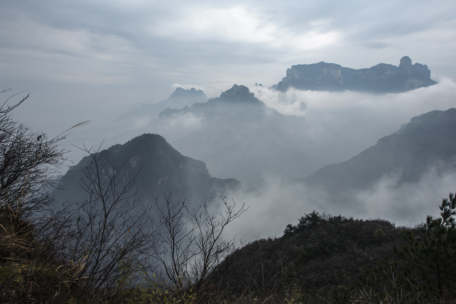 远眺天门山