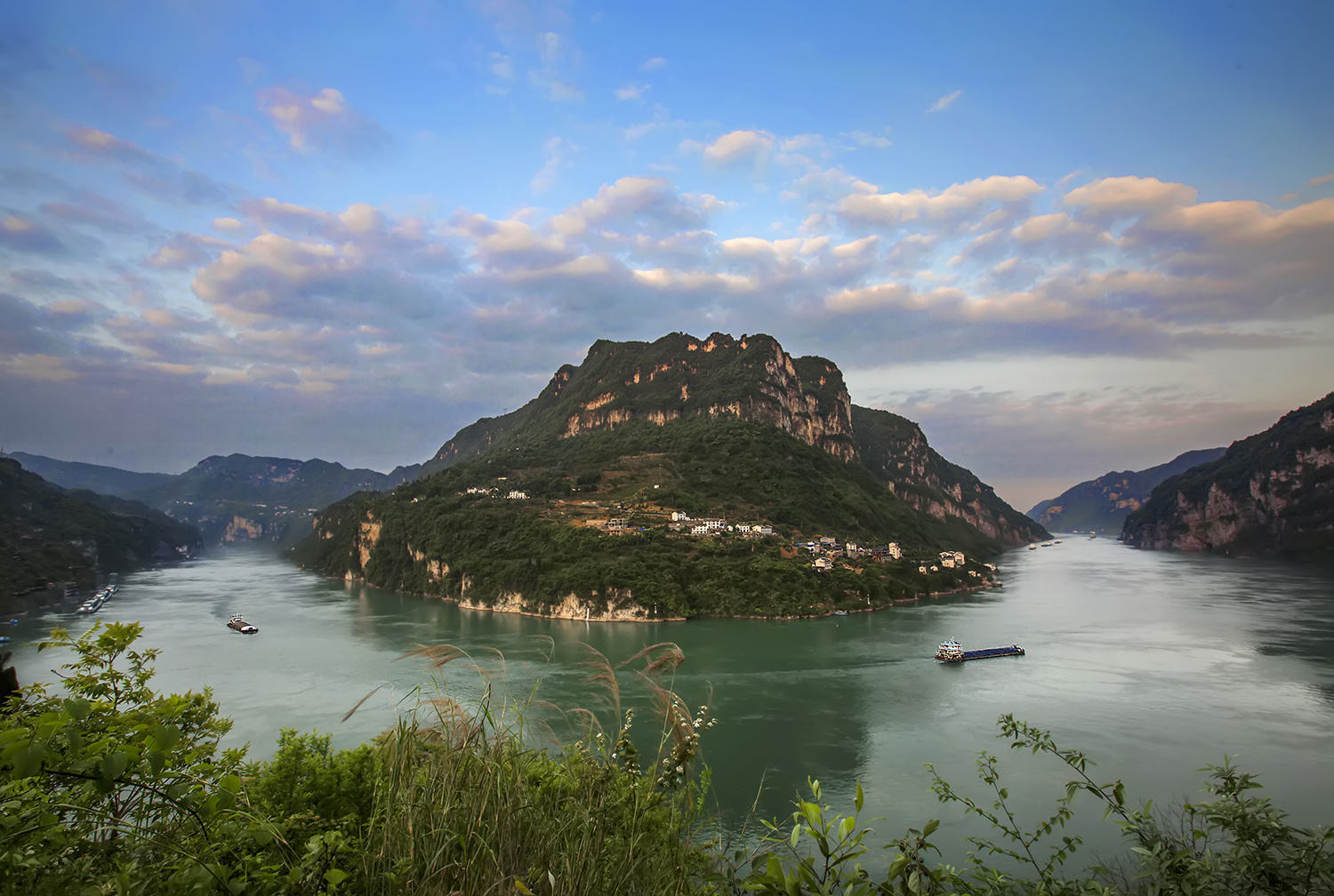 明月湾--三峡长江第一湾
