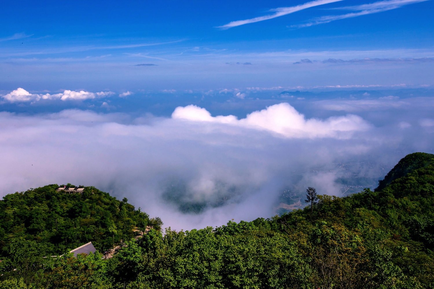 天门山云海