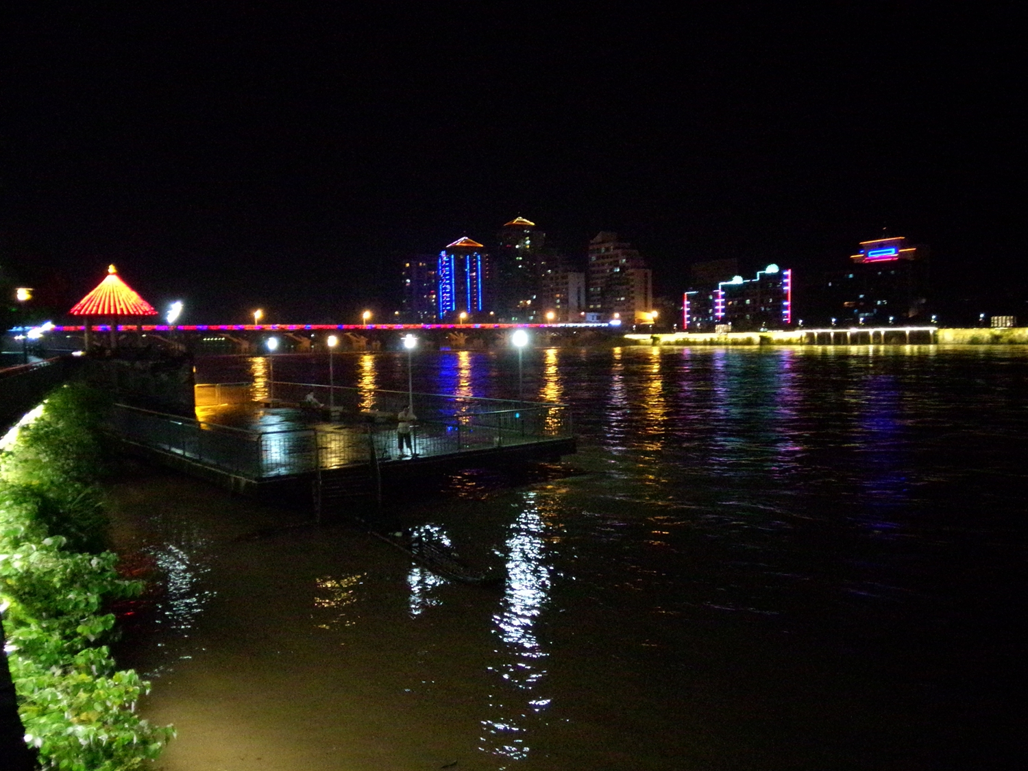铁城、不夜城
