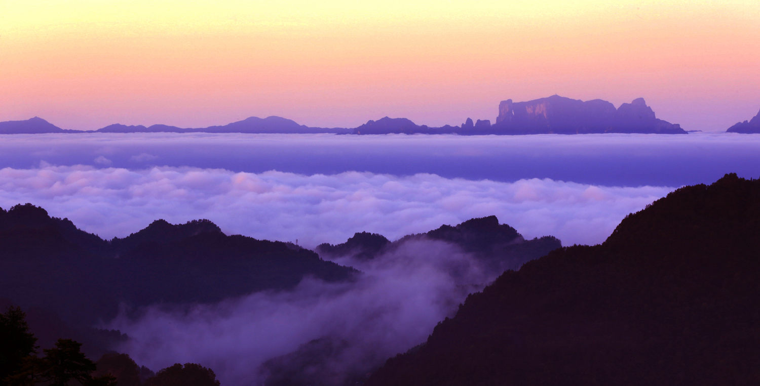 万顷烟波捧天门
