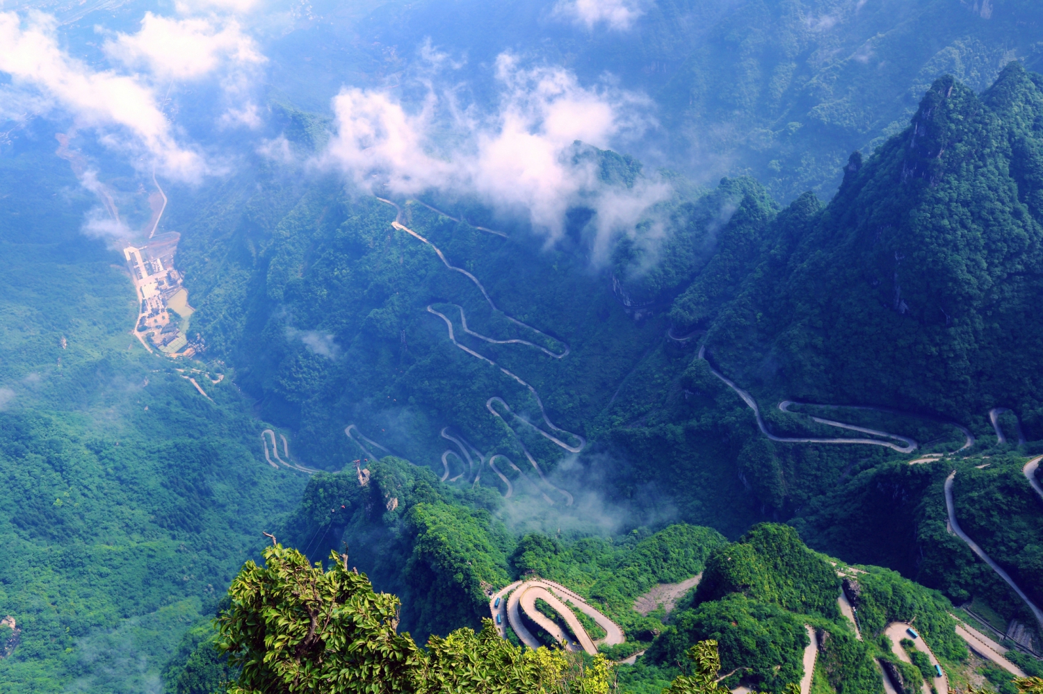攀山路湾湾