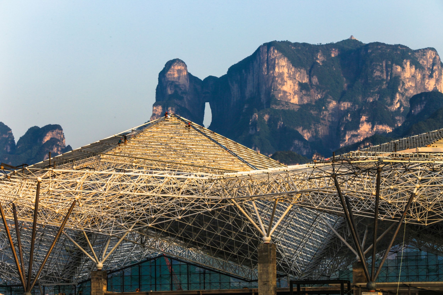 天门山下建设中的新航站-4