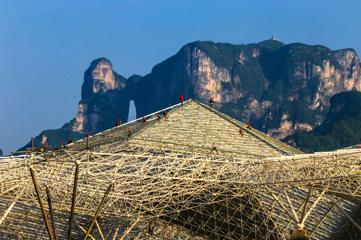 天门山下建设中的新航站-3