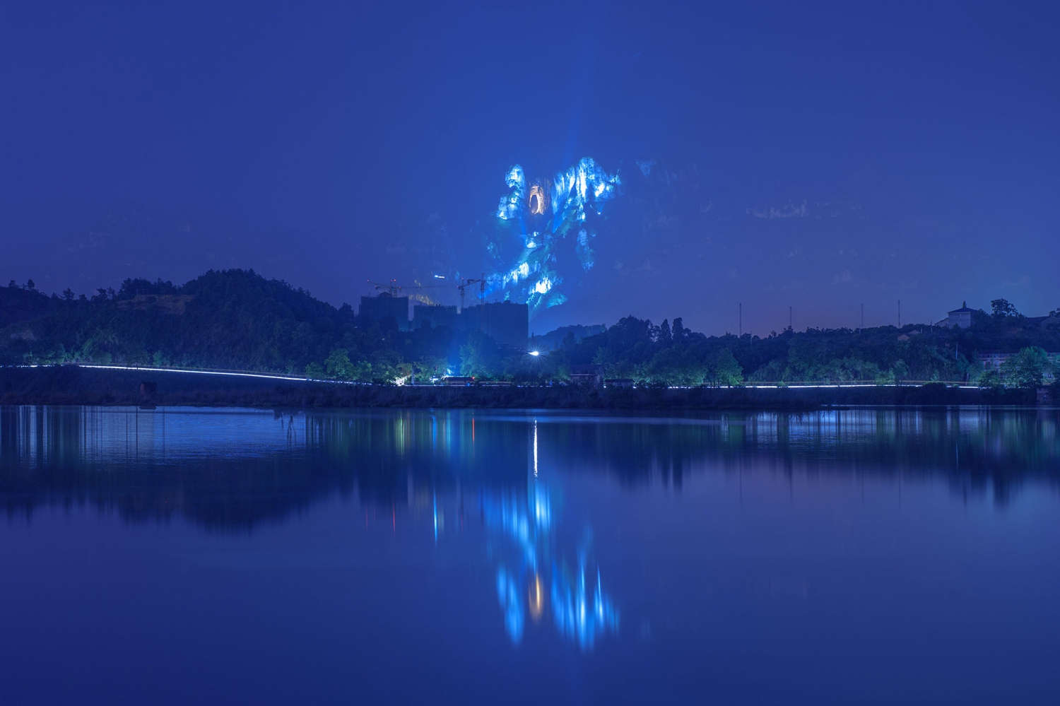 天门小夜曲