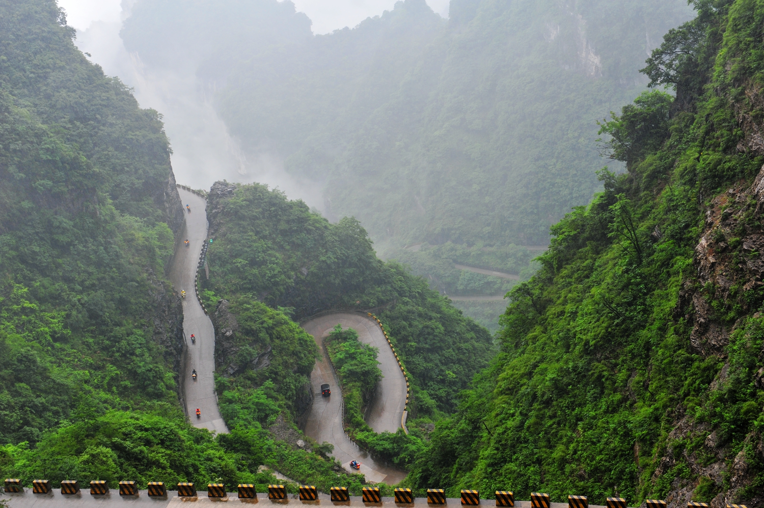 摩托闯天门
