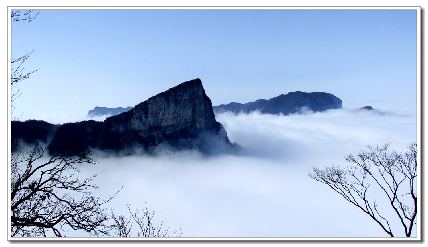 天门山云海