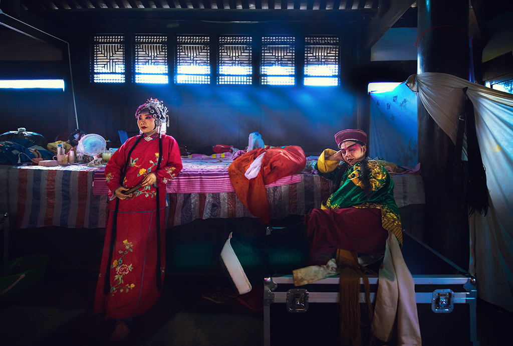 幕后
