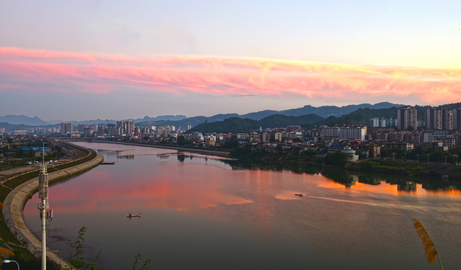 彩桥跨澧水