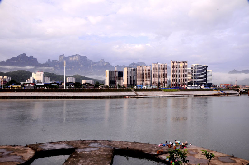 河边