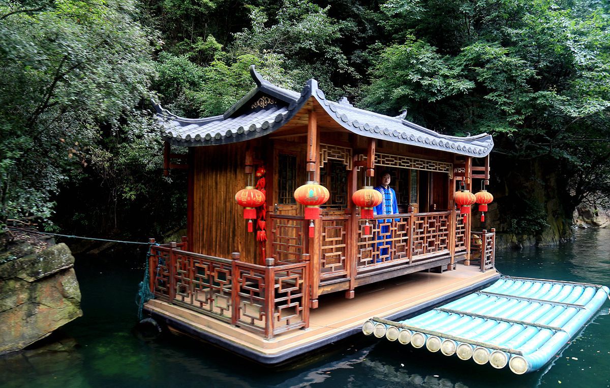 宝峰湖―山歌迎亲人