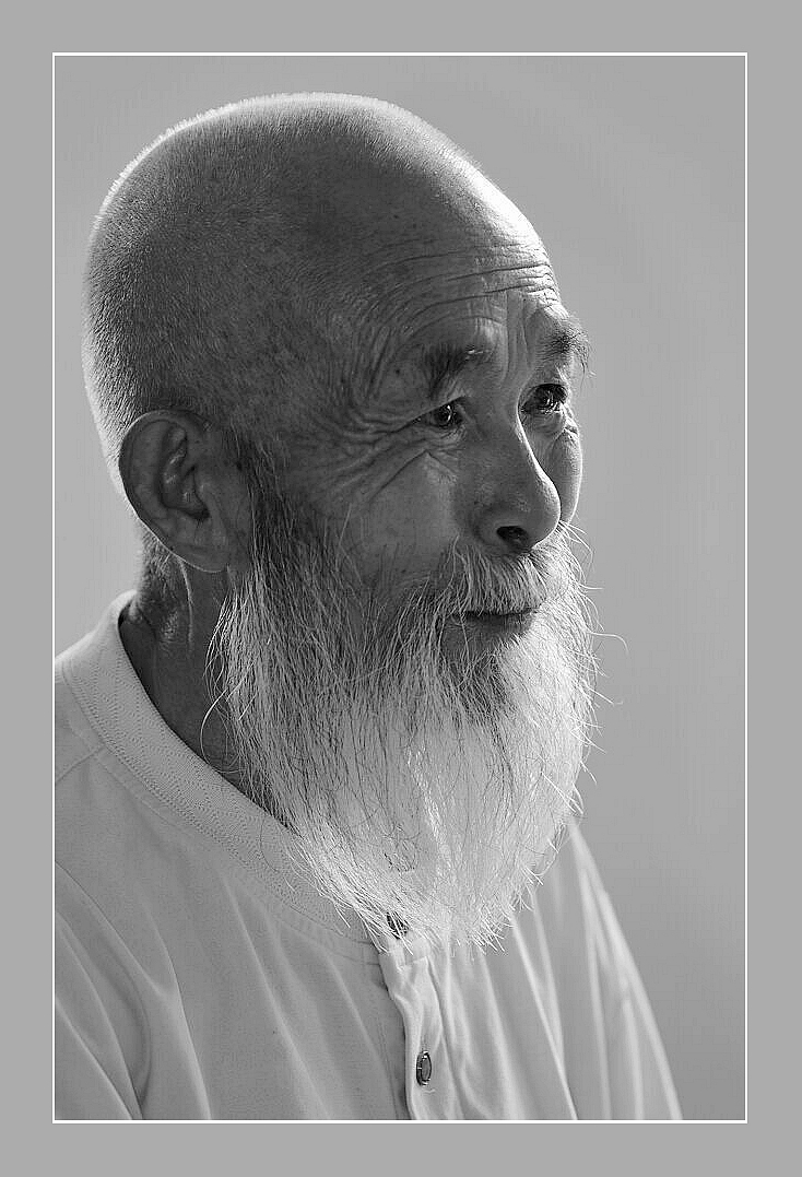 << 老者肖像 >>