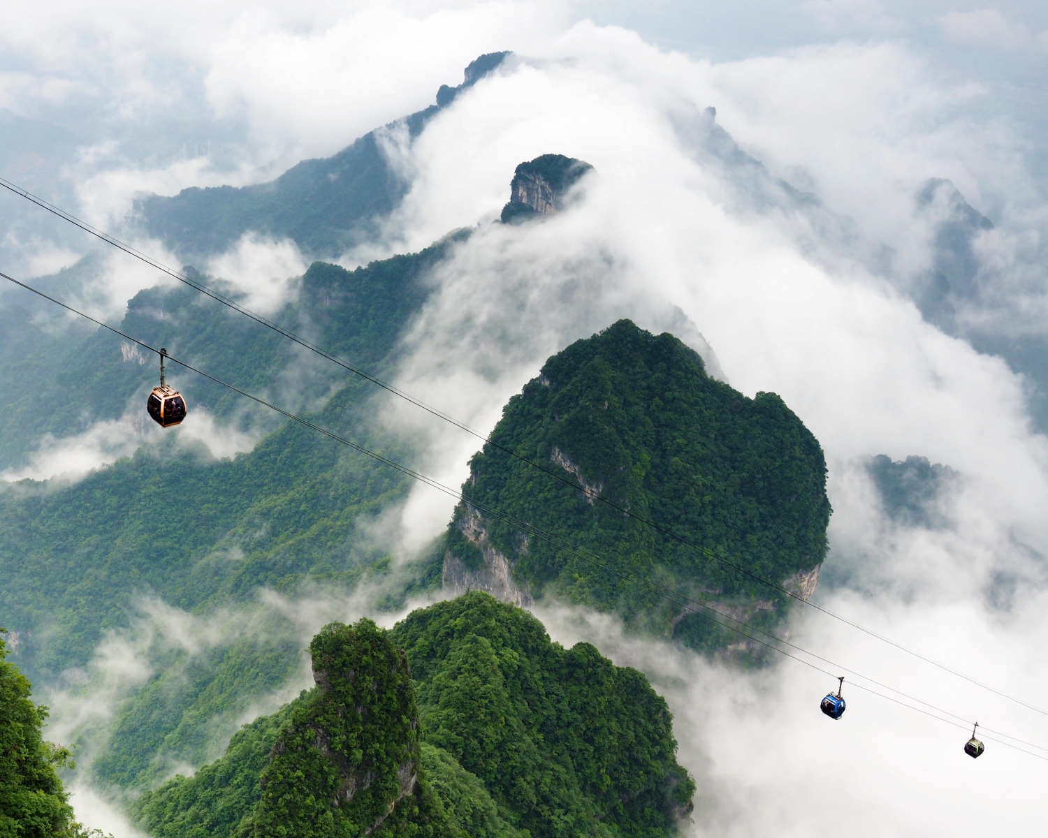 仙山飞渡