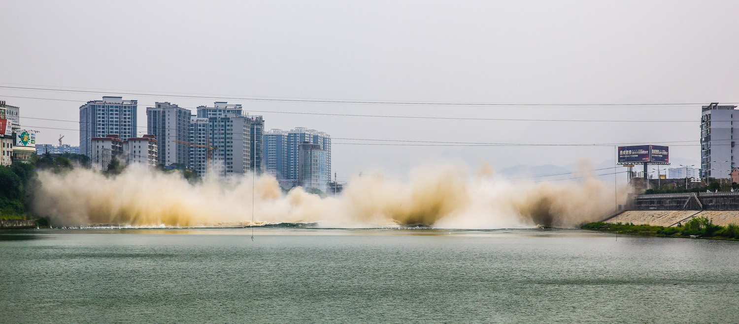 澧水大桥成功爆破8